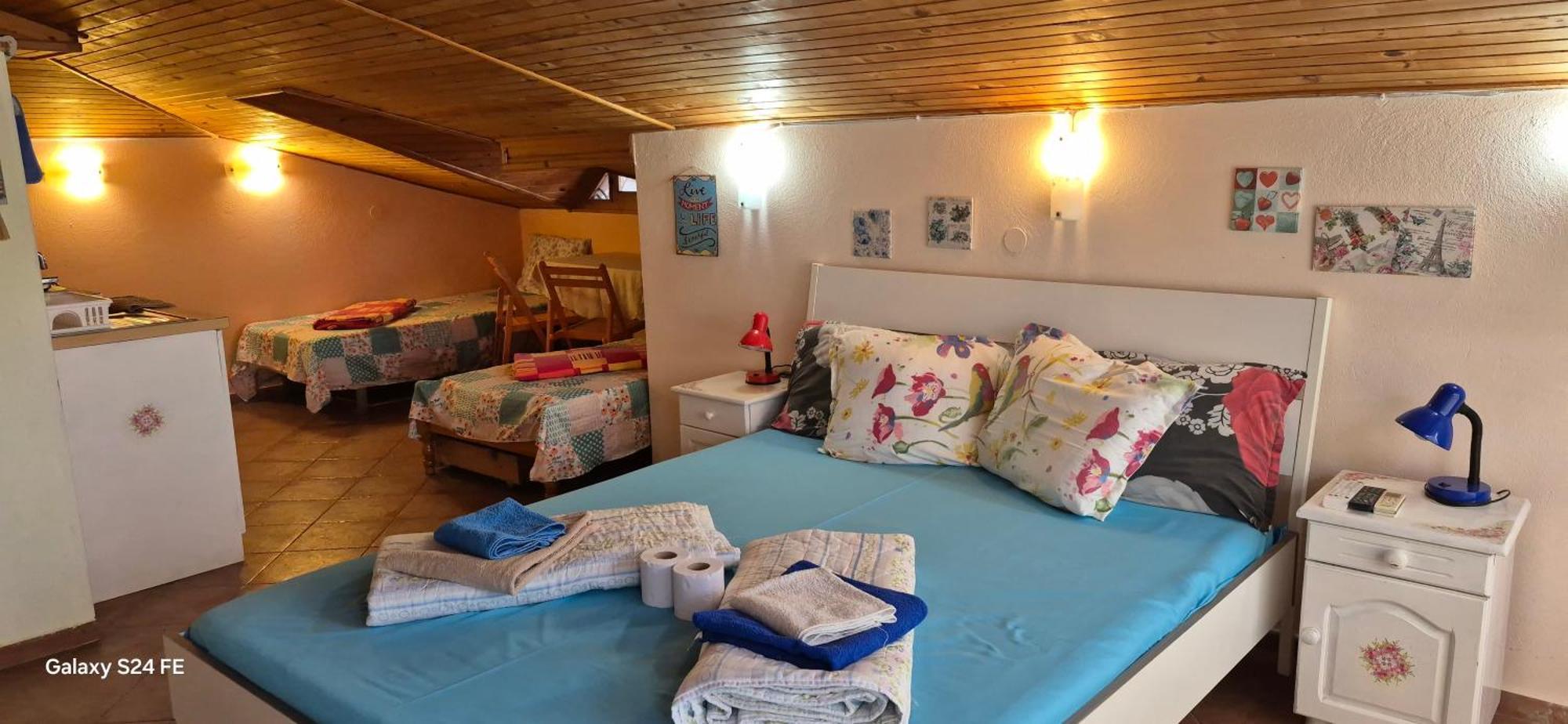 סינמורץ Guest House Fanny חדר תמונה